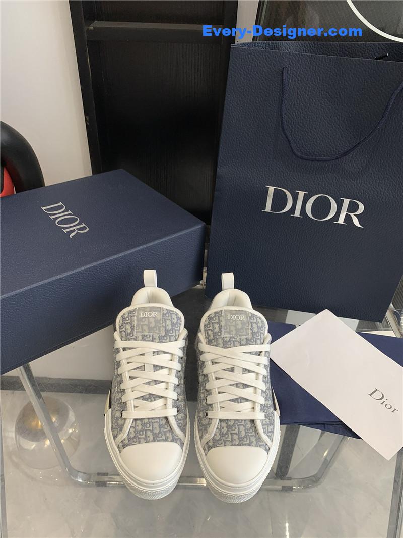 D10r latest electric embroidered lovers bread shoes