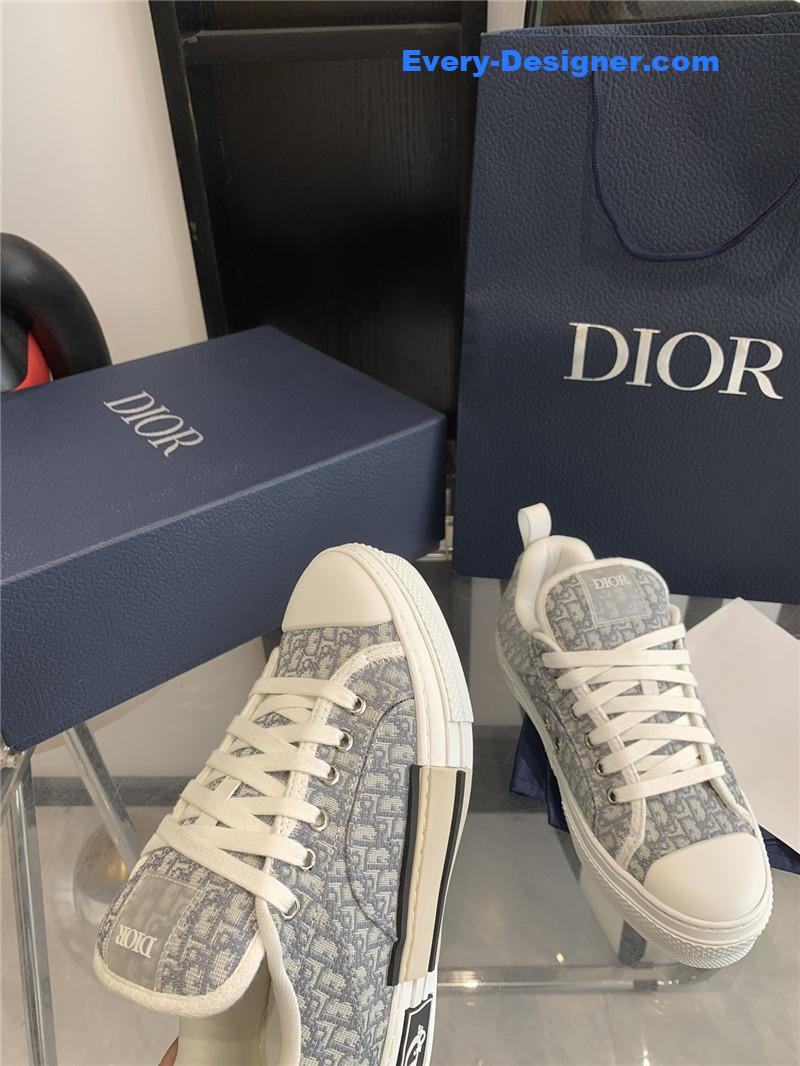 D10r latest electric embroidered lovers bread shoes