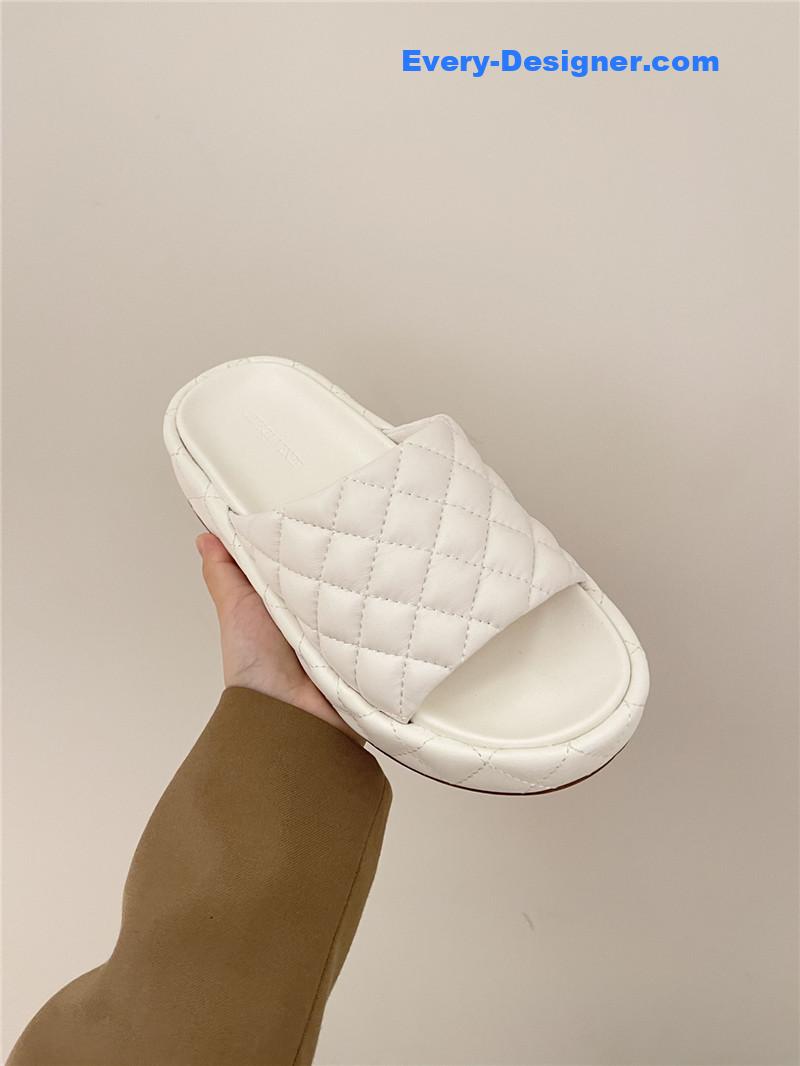 b0tt*ga Ven*ta new thick bottom bread mop