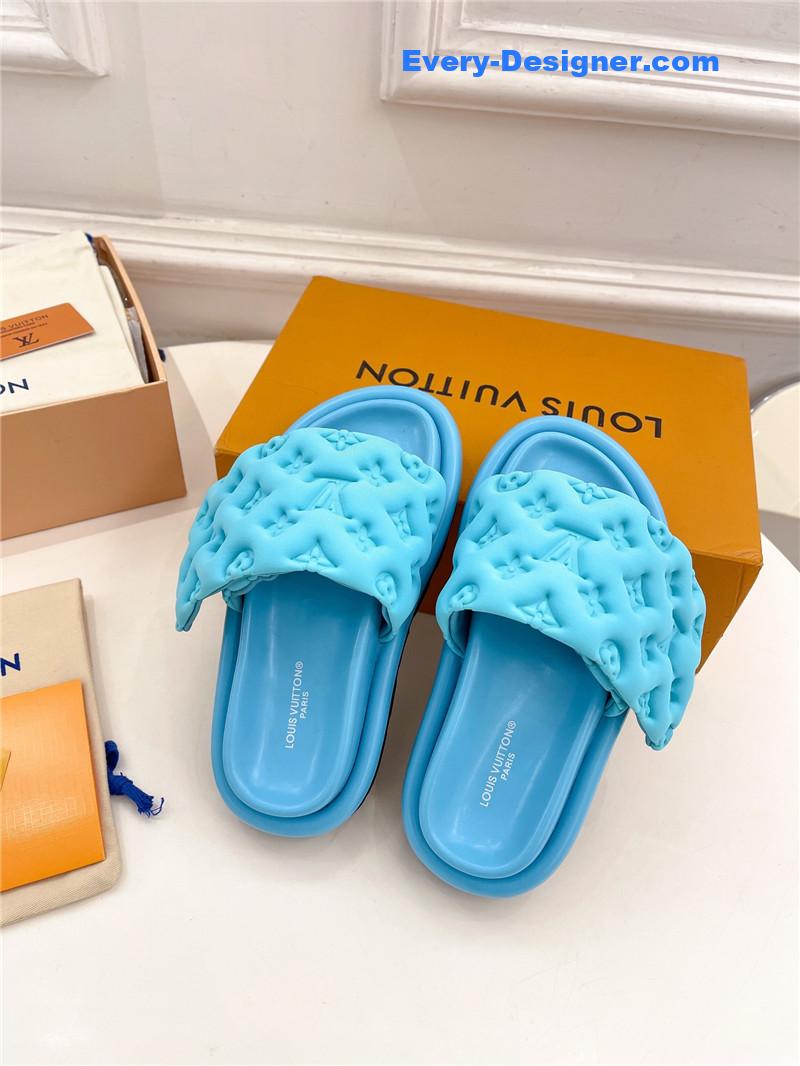 l0vis Vvtt0n lv latest embossed slippers