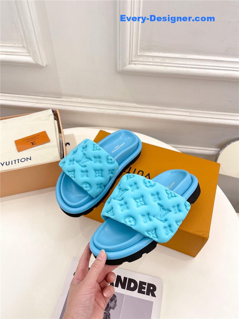 l0vis Vvtt0n lv latest embossed slippers