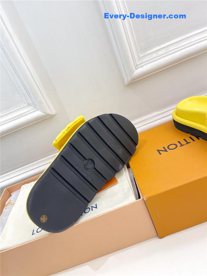 l0vis Vvtt0n lv latest embossed slippers