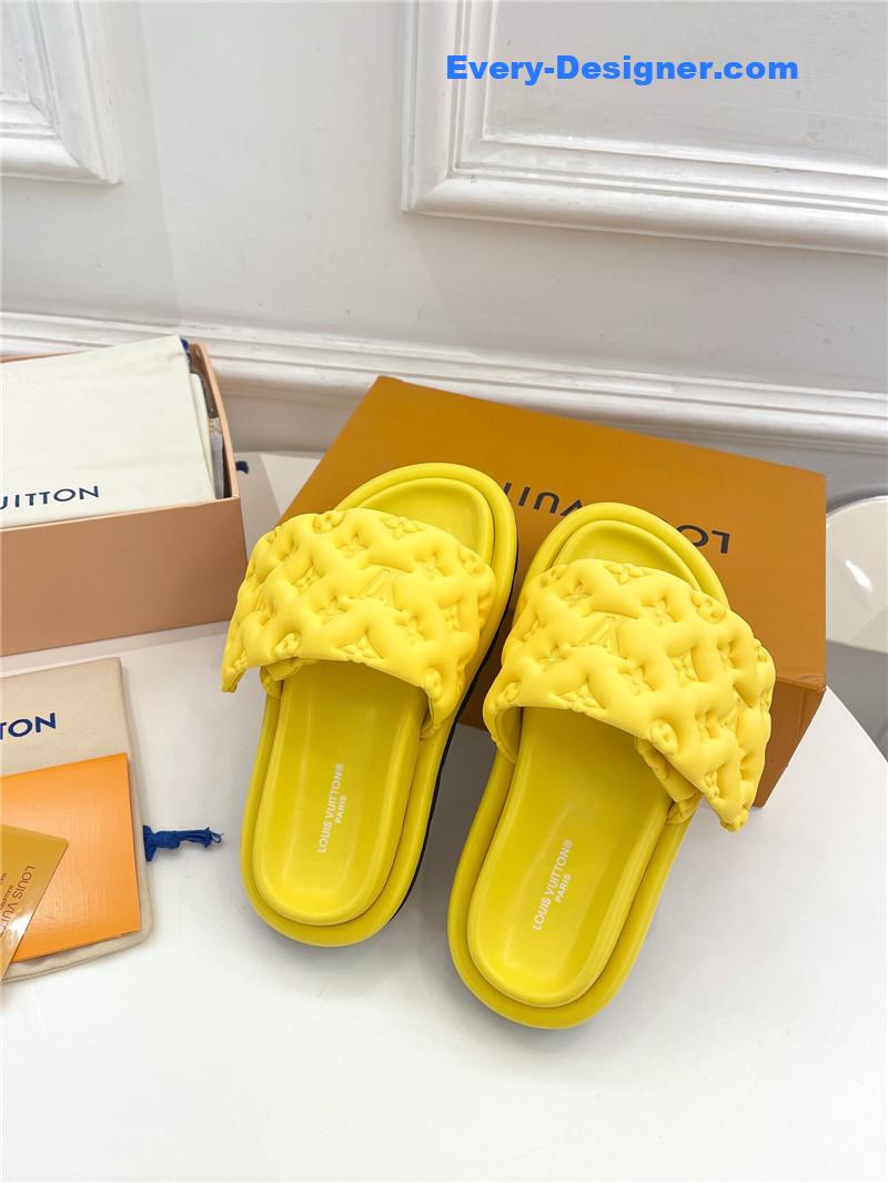 l0vis Vvtt0n lv latest embossed slippers