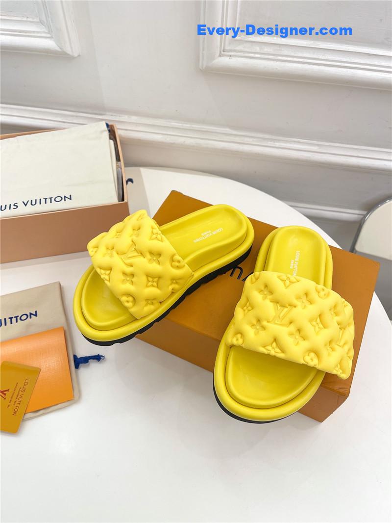 l0vis Vvtt0n lv latest embossed slippers