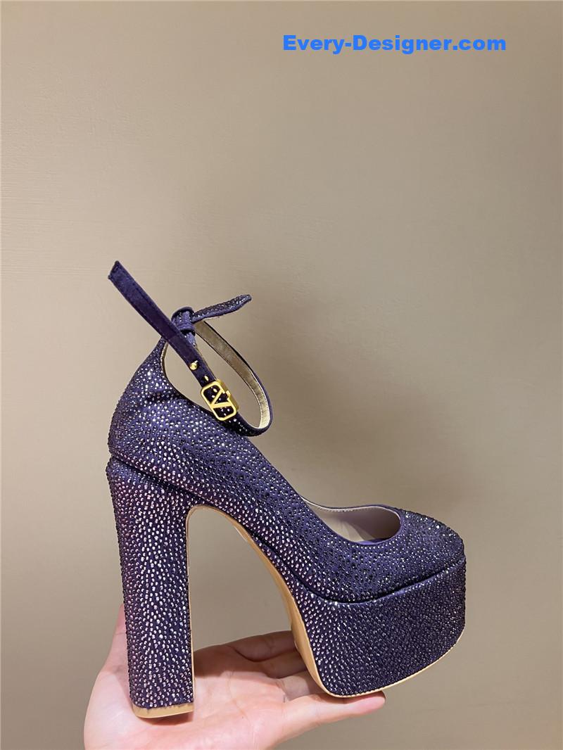 Va1e*ntin0 sky high platform pumps in patent leather