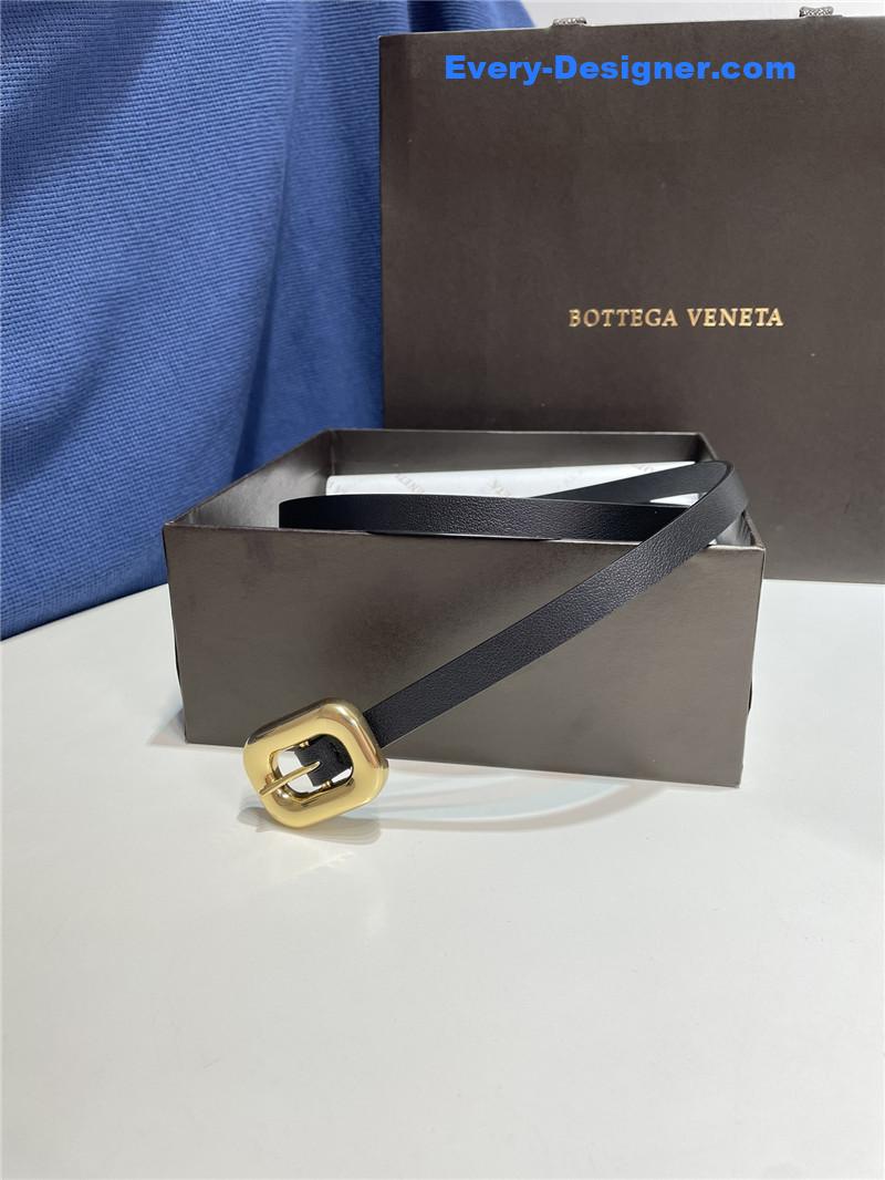 b0tt*ga Ven*ta chain link leather belt