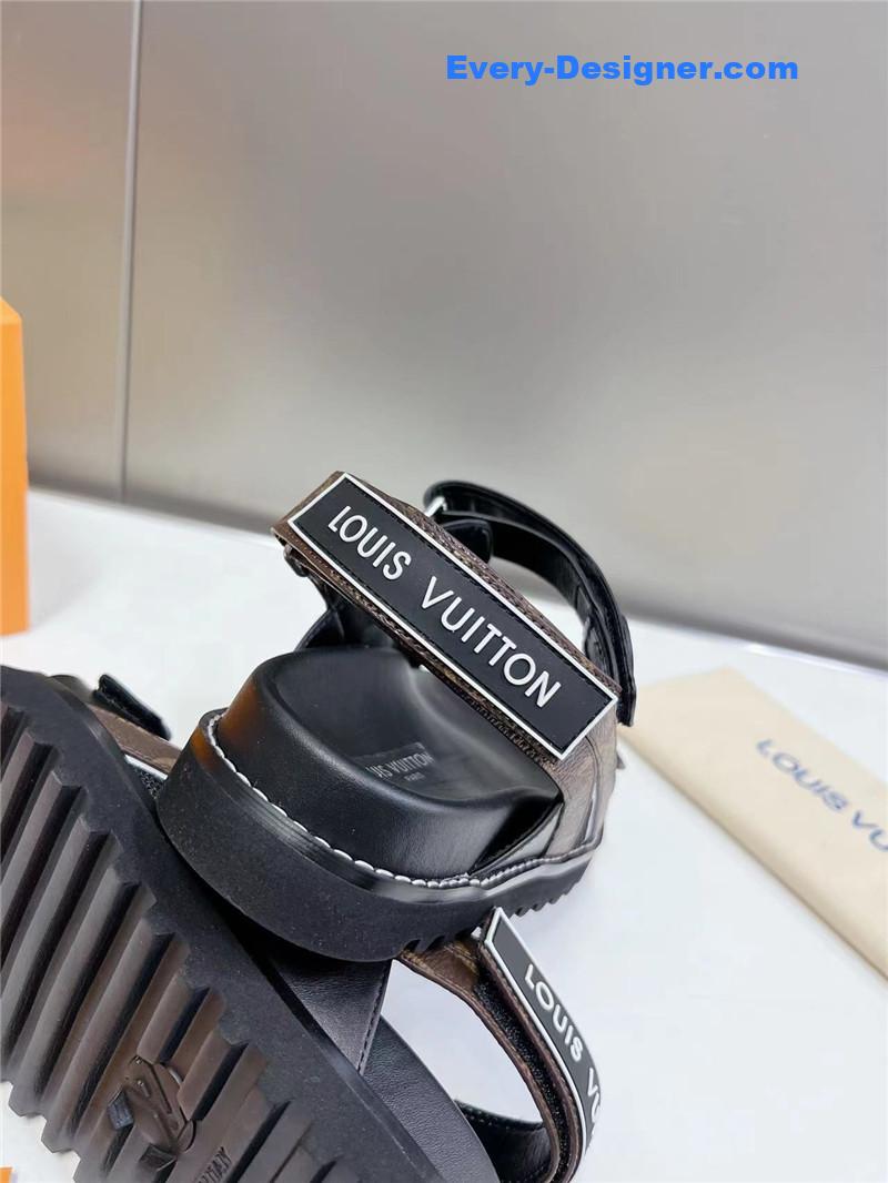 l0vis Vvtt0n lv spring summer beach sandals