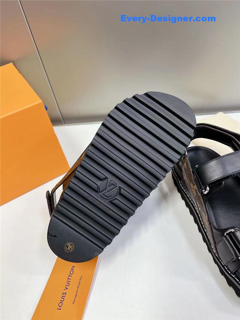 l0vis Vvtt0n lv spring summer beach sandals