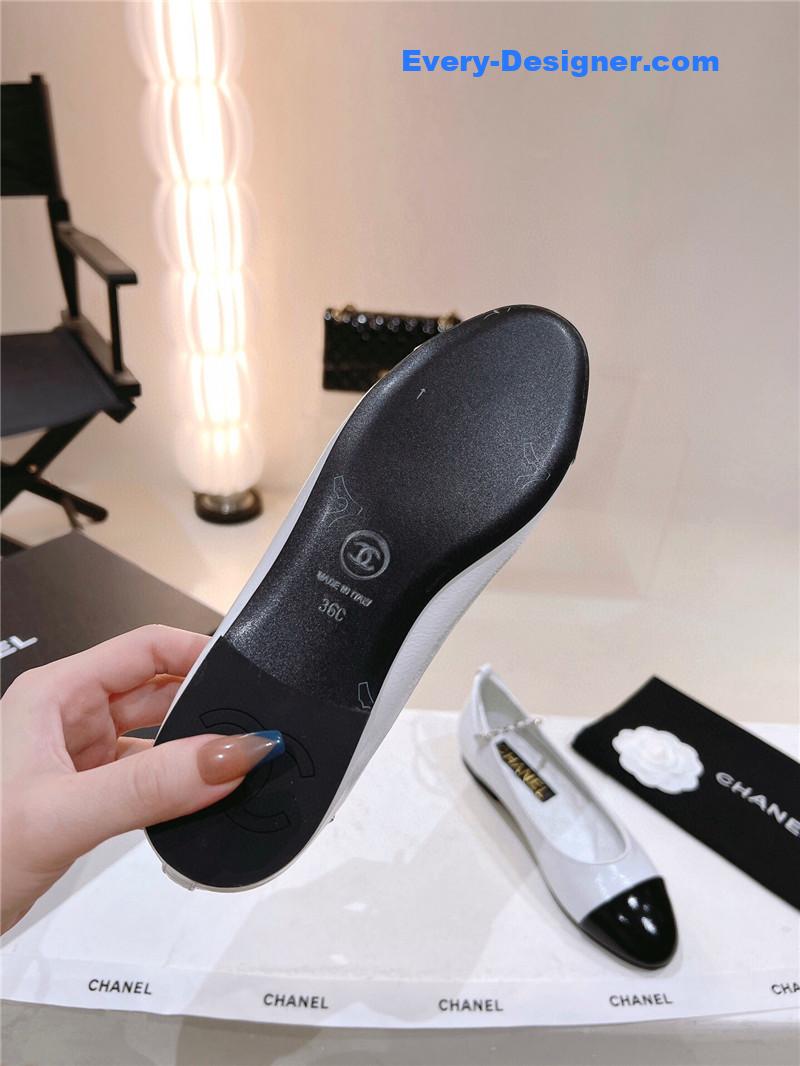 CC 23C pearl Mary Jane shoes