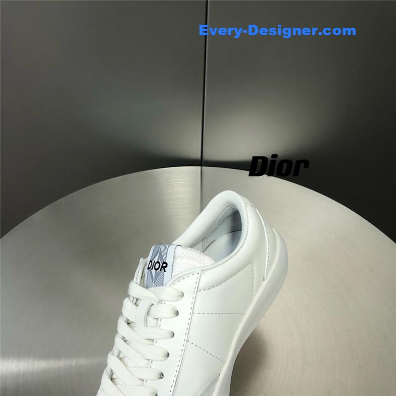 D10r low top sneakers