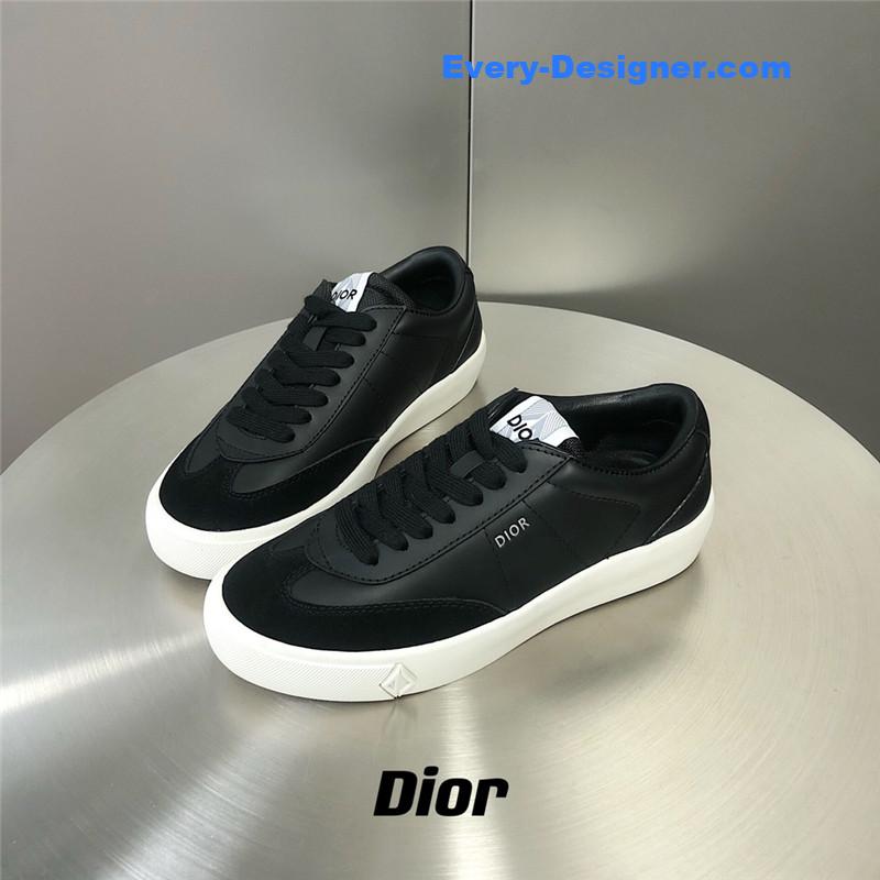 D10r low top sneakers
