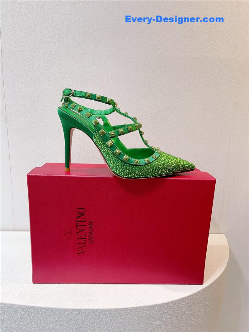 Va1e*ntin0 spring summer versatile sandals