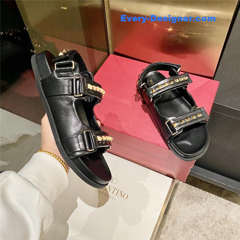 Va1e*ntin0 beach stud sandals in leather with velcro