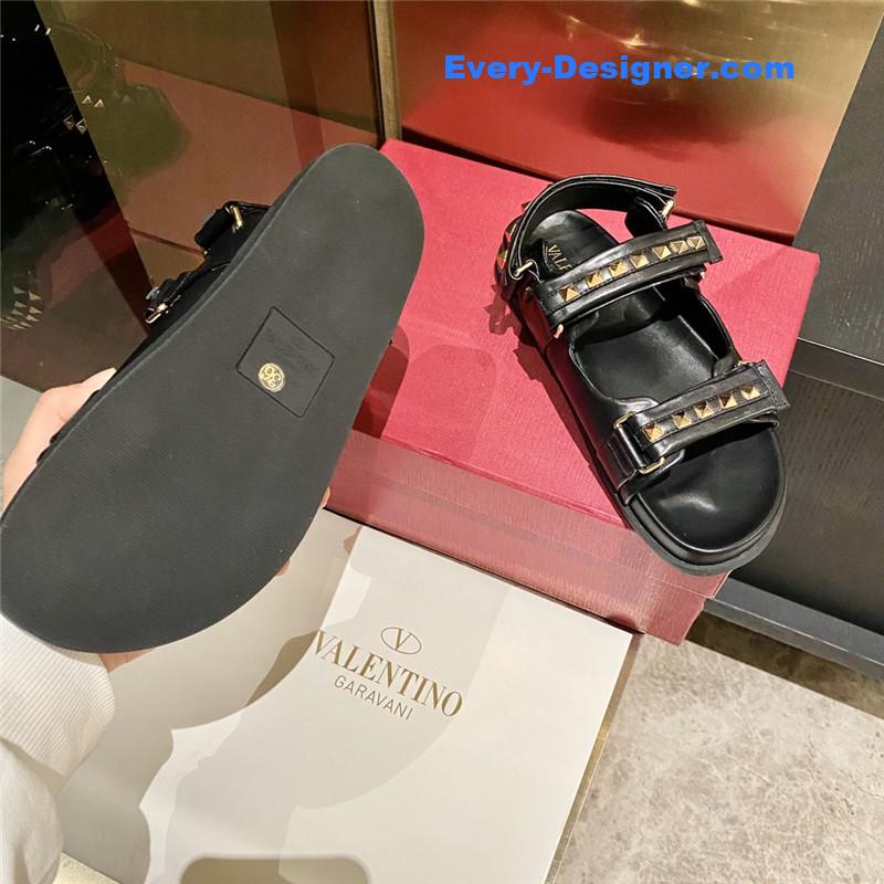 Va1e*ntin0 beach stud sandals in leather with velcro