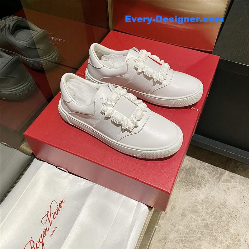 roger vivier full leather D1am0nd buckle tassel loafers