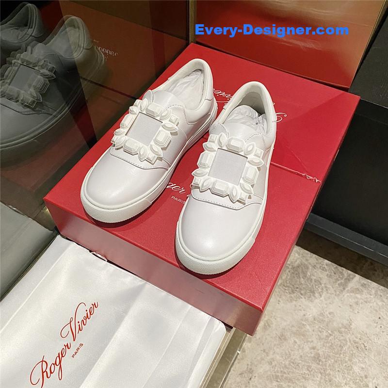 roger vivier full leather D1am0nd buckle tassel loafers