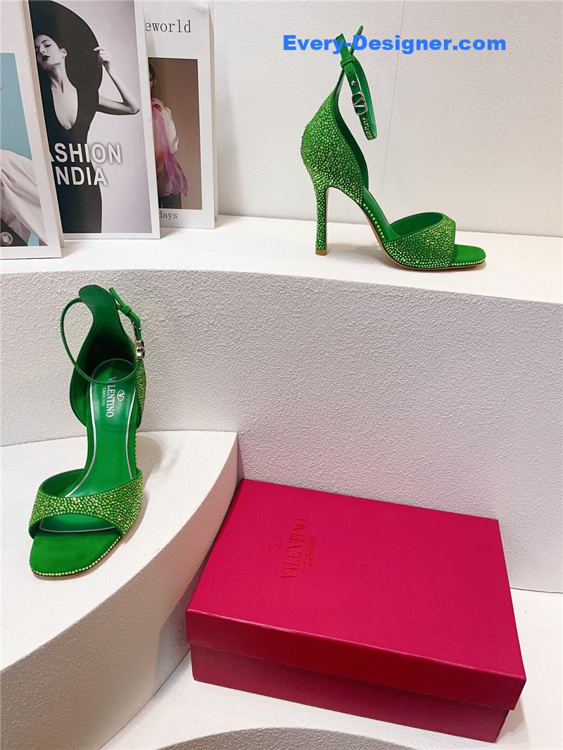 Va1e*ntin0 spring summer versatile sandals