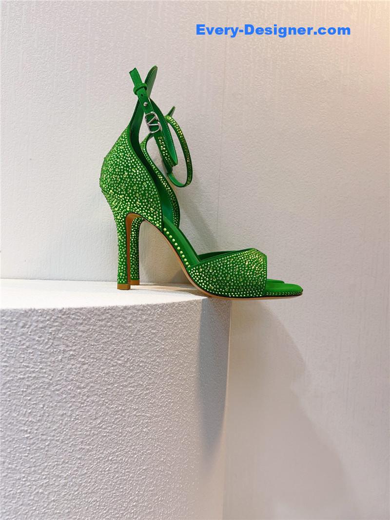 Va1e*ntin0 spring summer versatile sandals