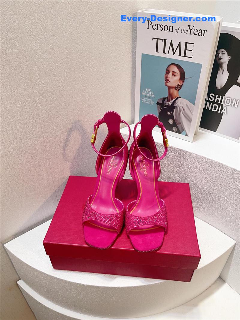 Va1e*ntin0 spring summer versatile sandals