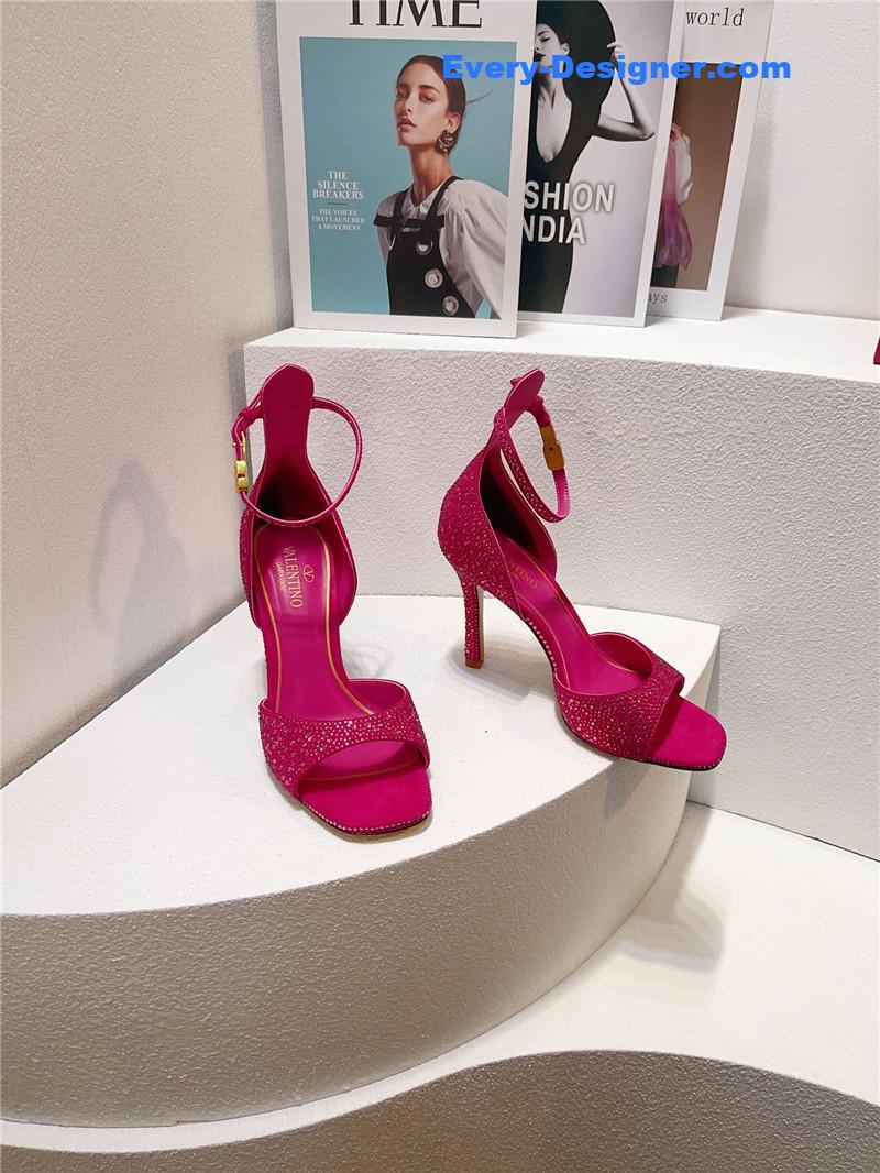 Va1e*ntin0 spring summer versatile sandals