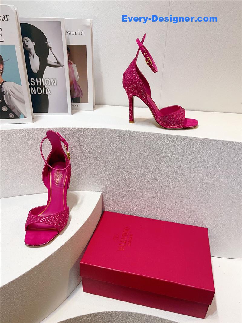 Va1e*ntin0 spring summer versatile sandals