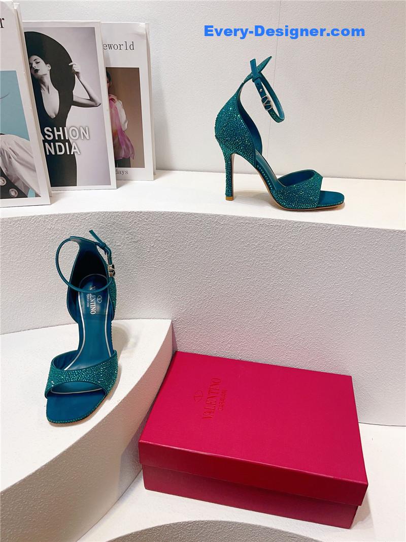 Va1e*ntin0 spring summer versatile sandals