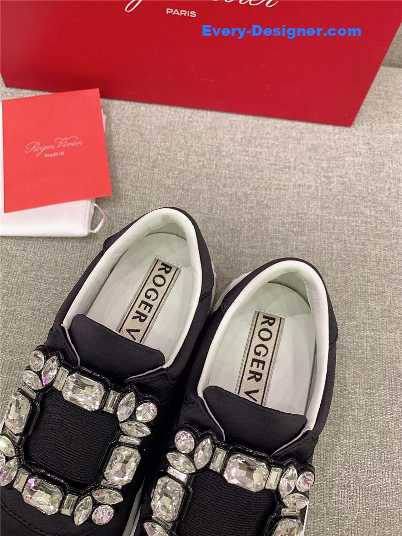 roger vivier new D1am0nd buckle casual shoes