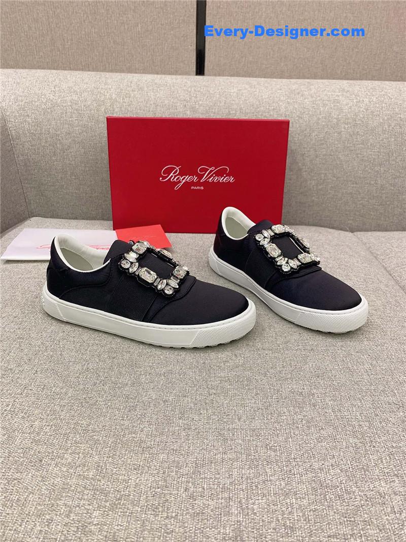 roger vivier new D1am0nd buckle casual shoes