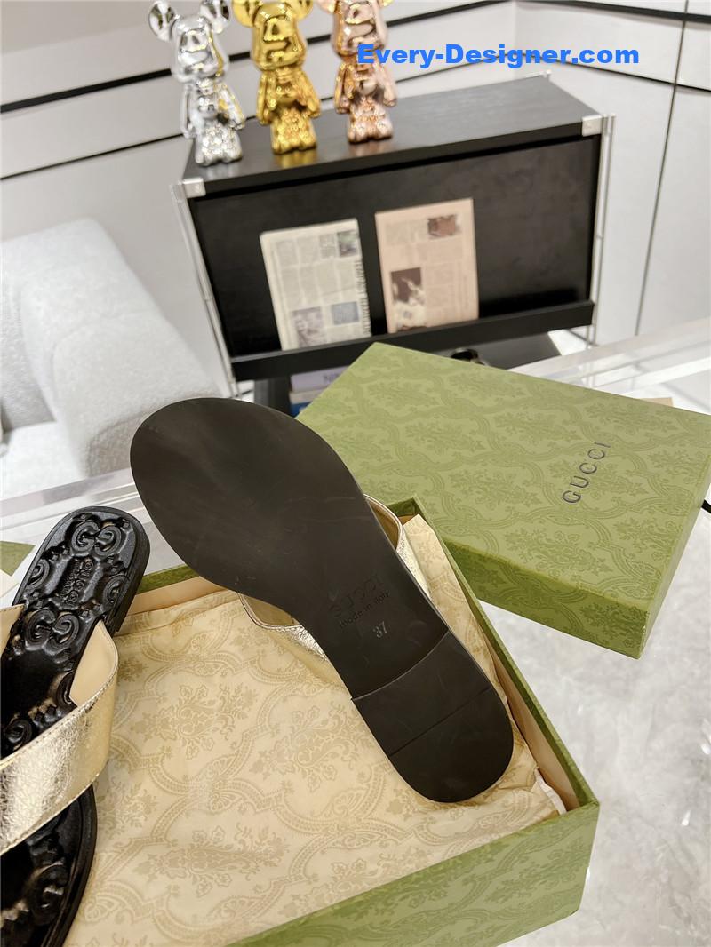 Gvc*1 interlocking double g flip flops