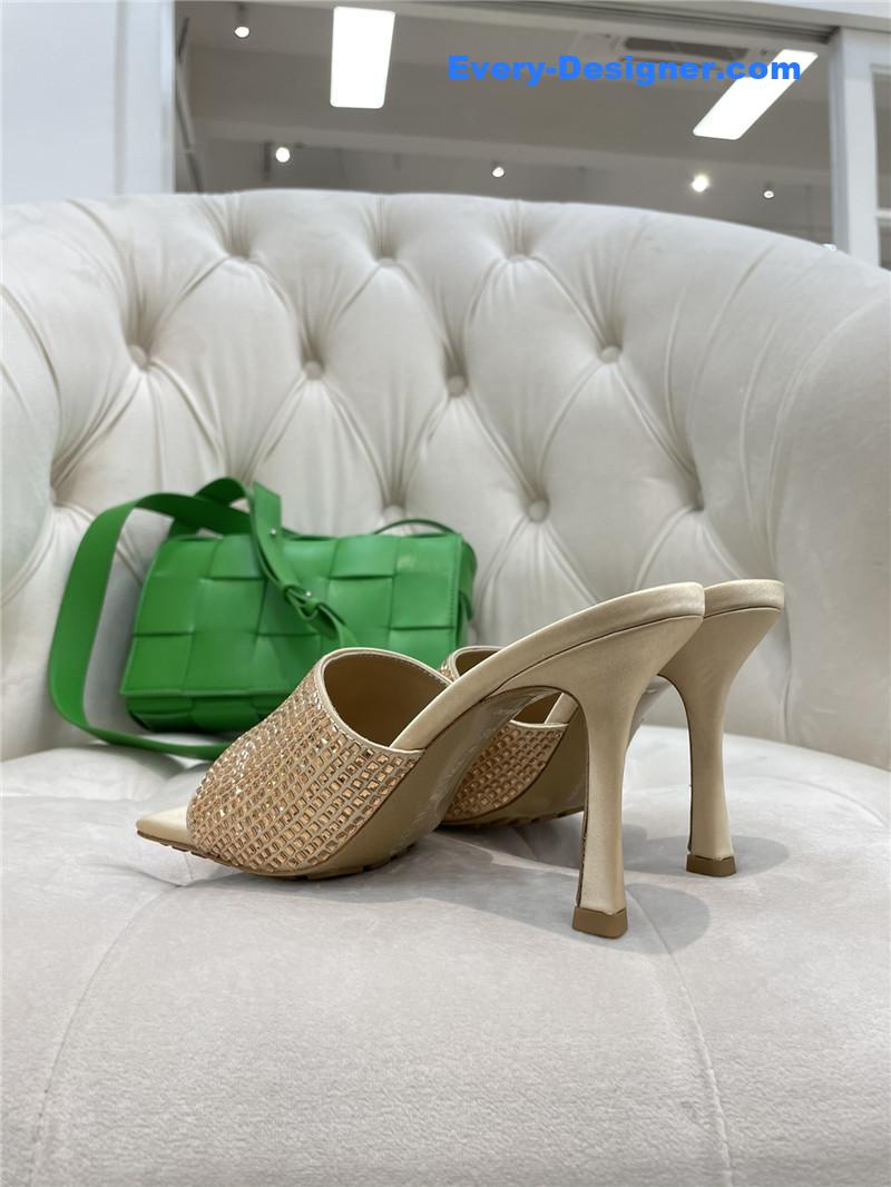 b0tt*ga ven*ta new square D1am0nd slippers