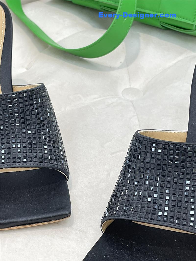 b0tt*ga ven*ta new square D1am0nd slippers