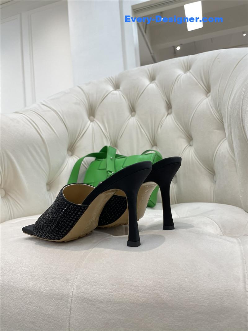 b0tt*ga ven*ta new square D1am0nd slippers