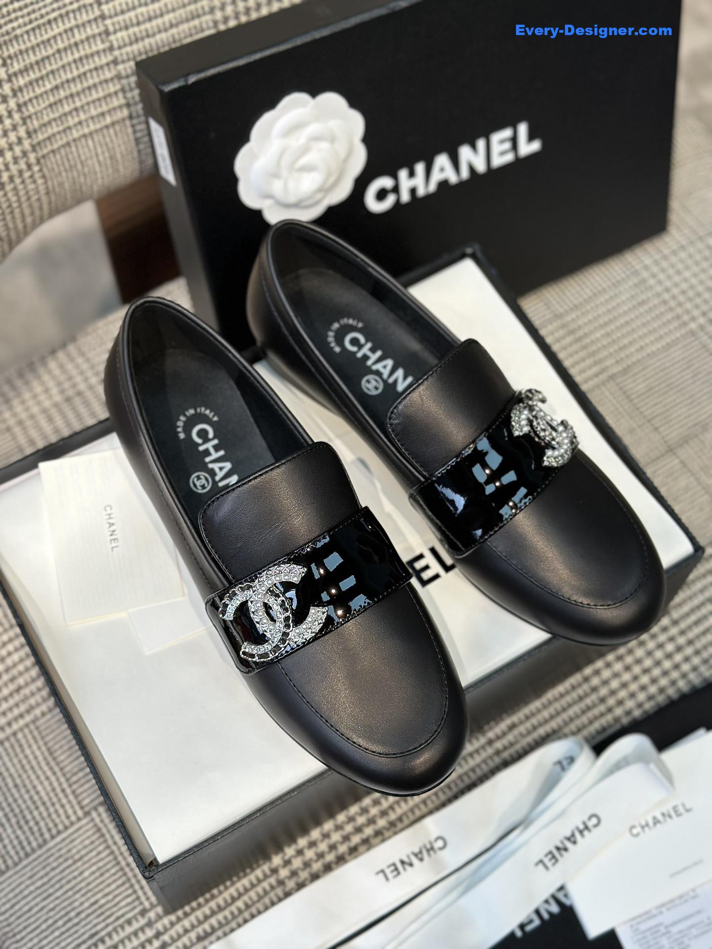 CC spring and summer crystal double c loafers