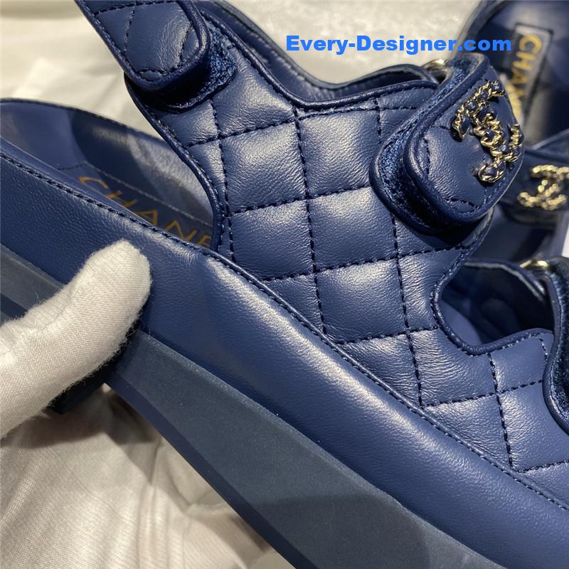 CC bow beach sandals