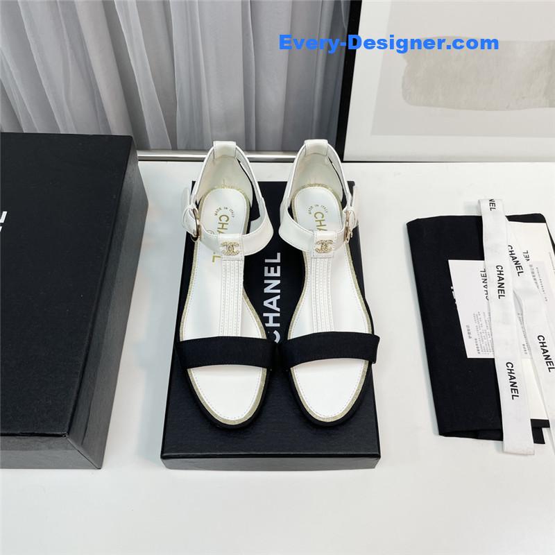 CC classic chain accessories sandals