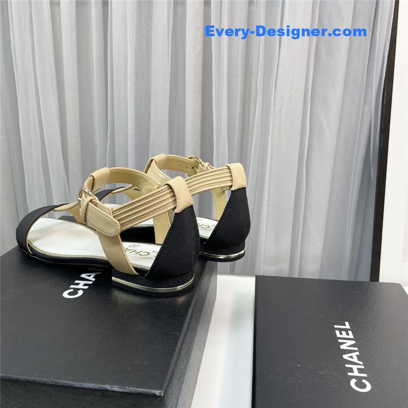 CC classic chain accessories sandals