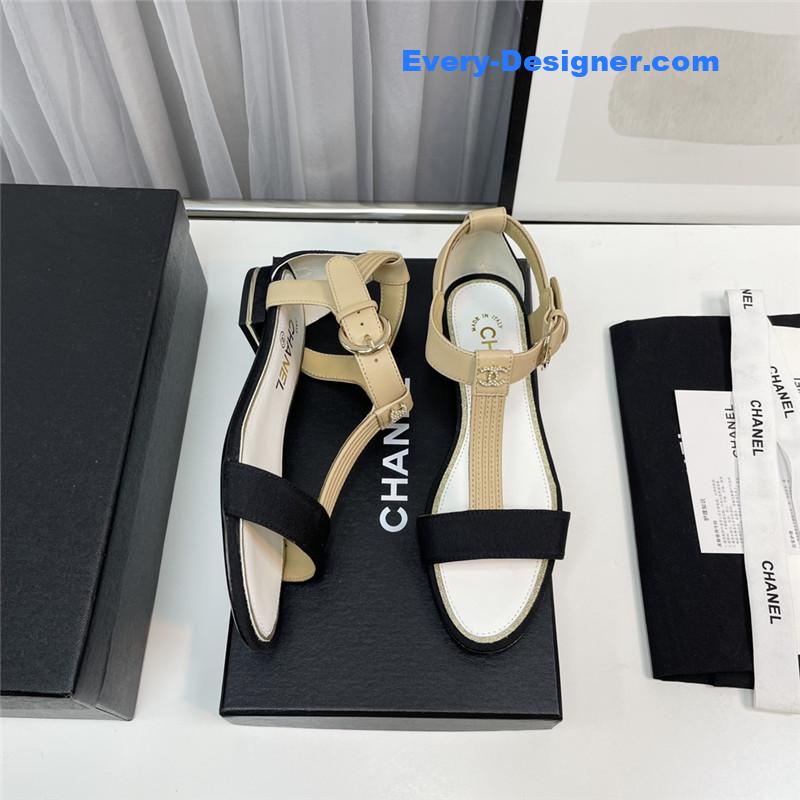 CC classic chain accessories sandals