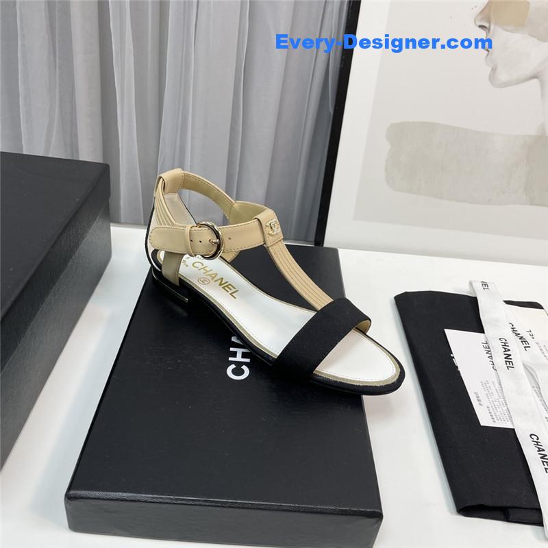 CC classic chain accessories sandals