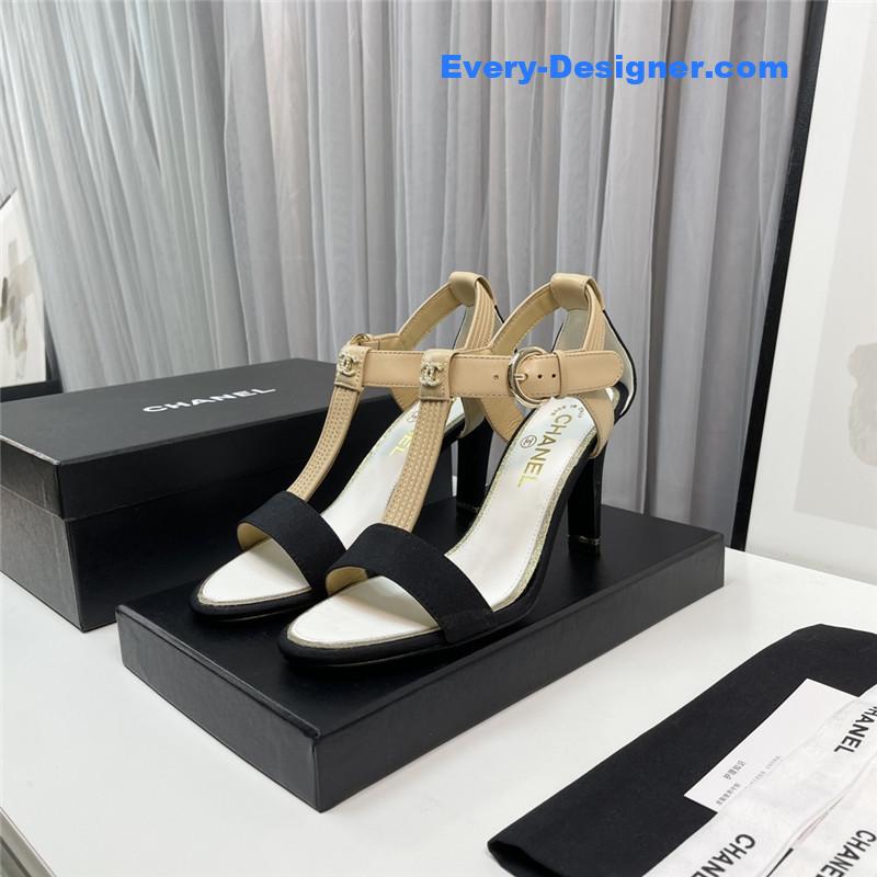 CC classic chain accessories sandals