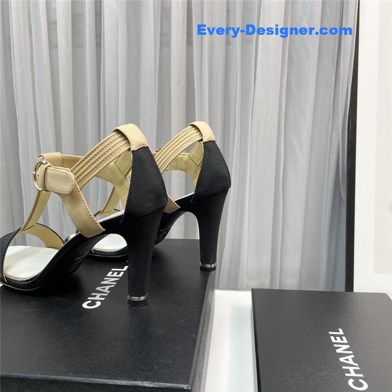 CC classic chain accessories sandals