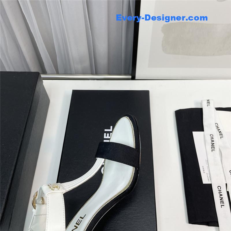 CC classic chain accessories sandals