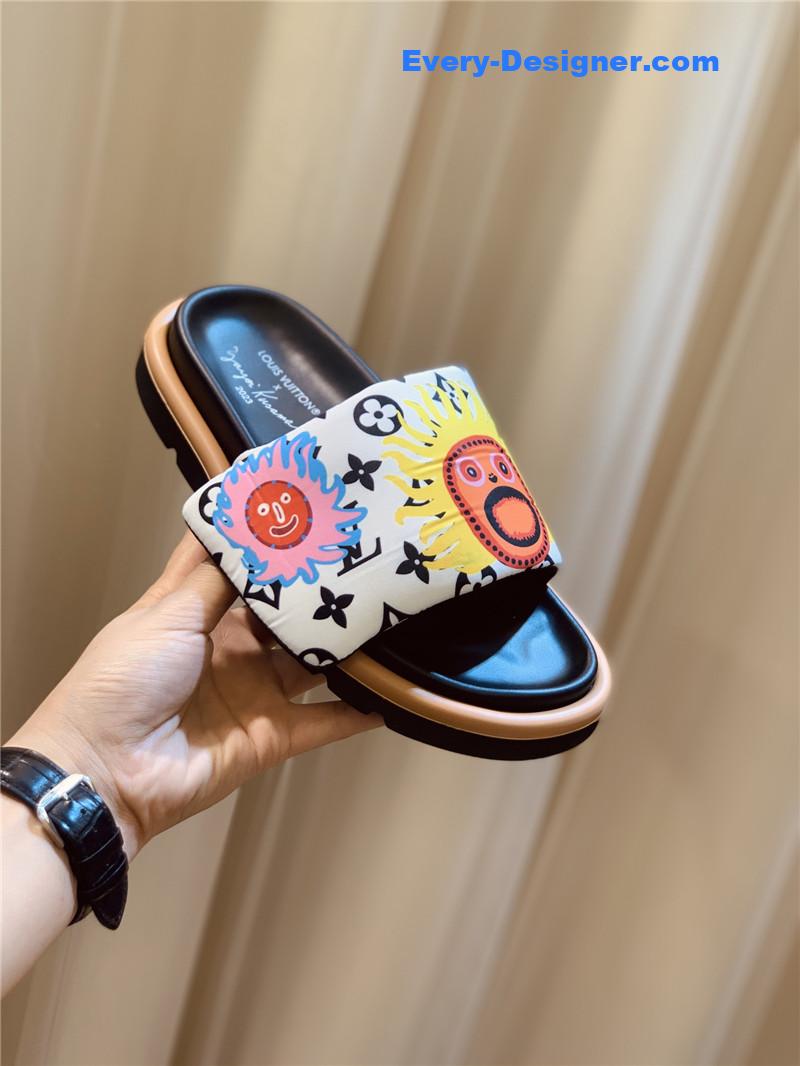 l0vis Vvtt0n lv couple slippers
