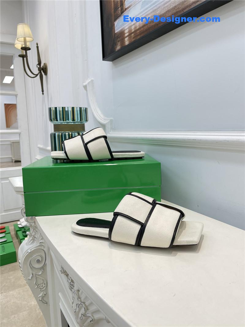 b0tt*ga Ven*ta patch slides