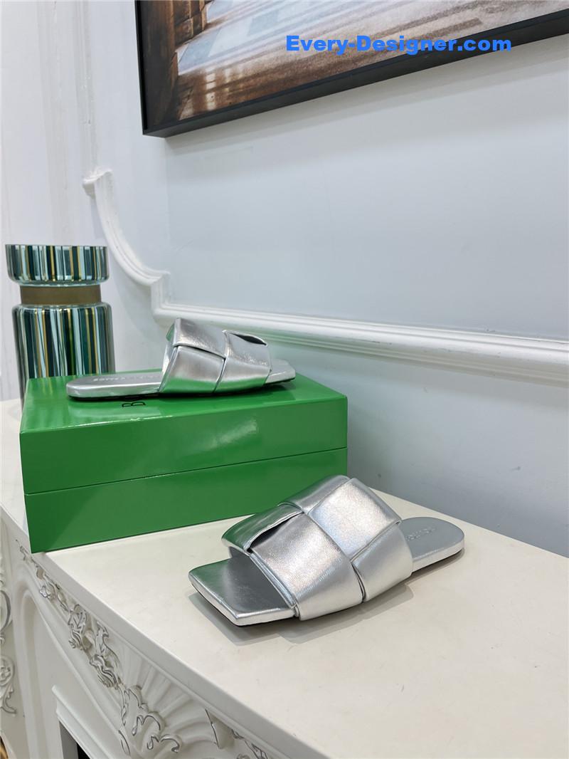 b0tt*ga Ven*ta patch slides