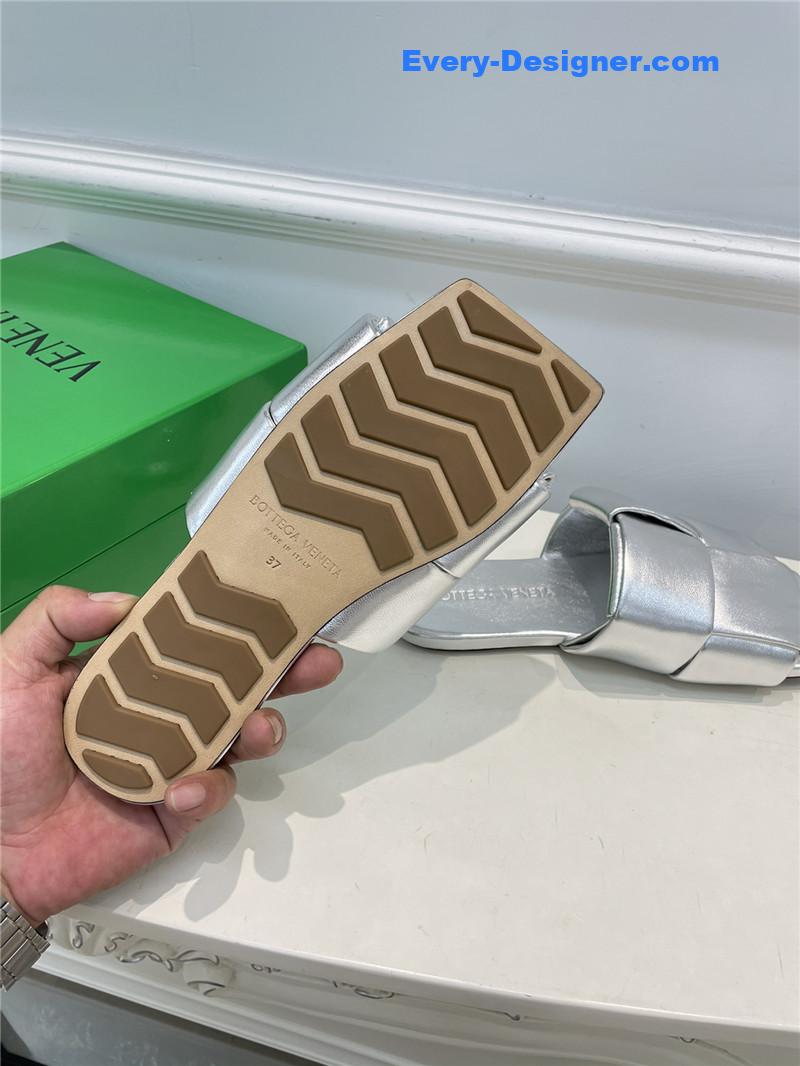 b0tt*ga Ven*ta patch slides