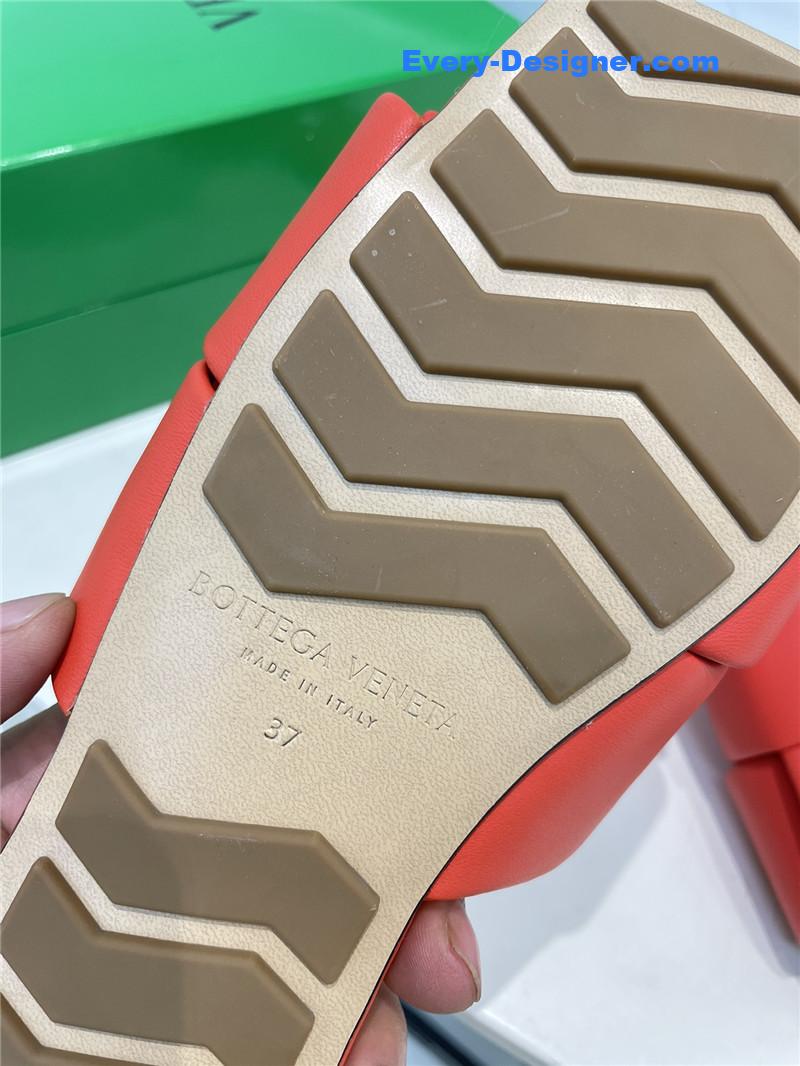 b0tt*ga Ven*ta patch slides