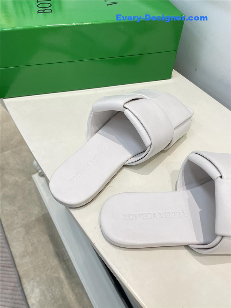 b0tt*ga Ven*ta patch slides