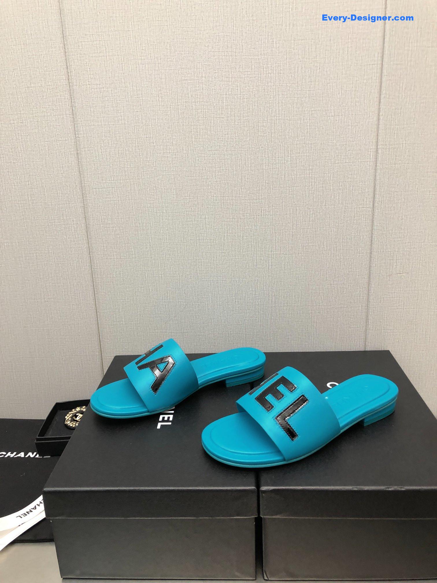 CC color matching letter leather buckle slippers