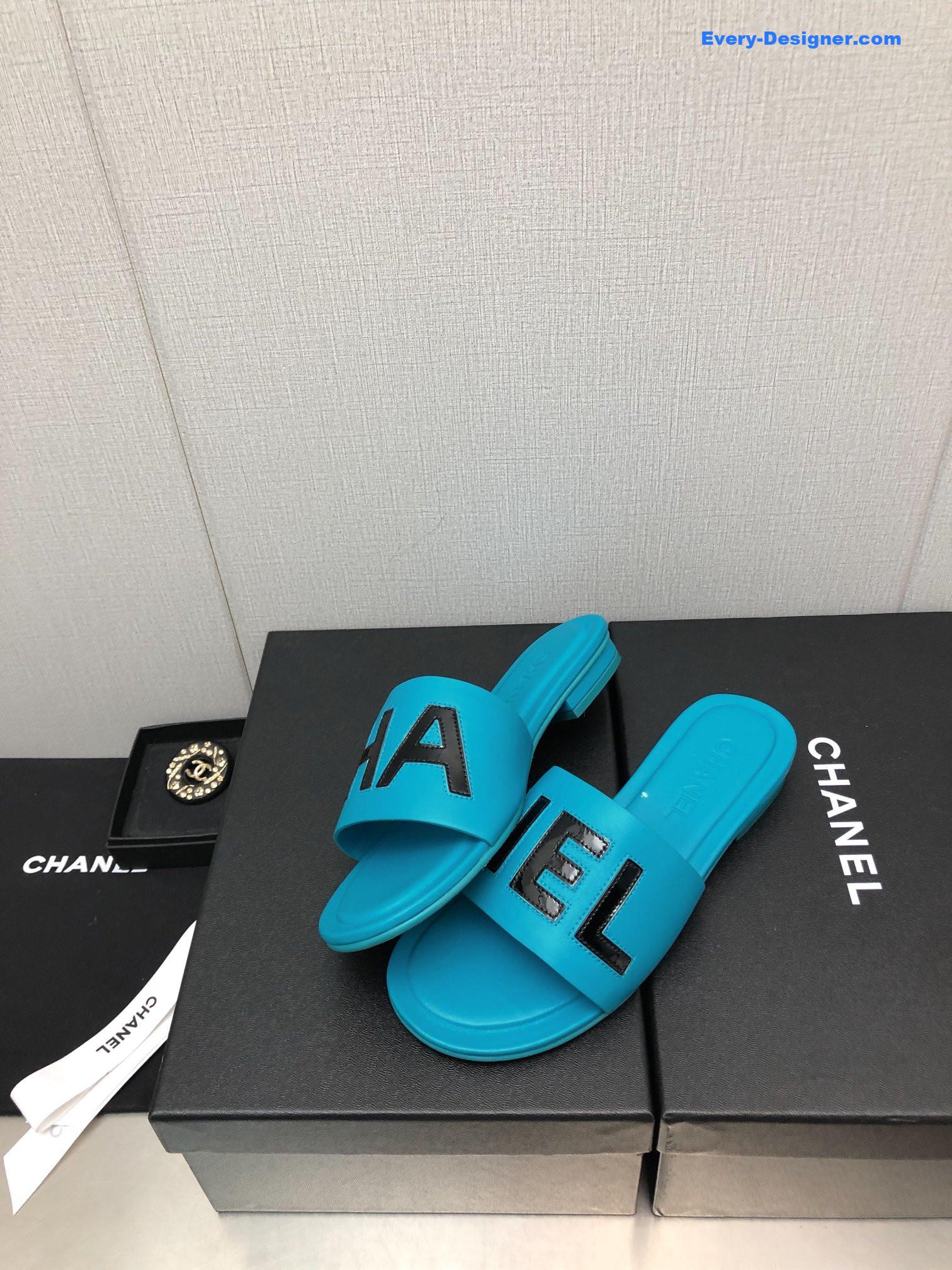 CC color matching letter leather buckle slippers