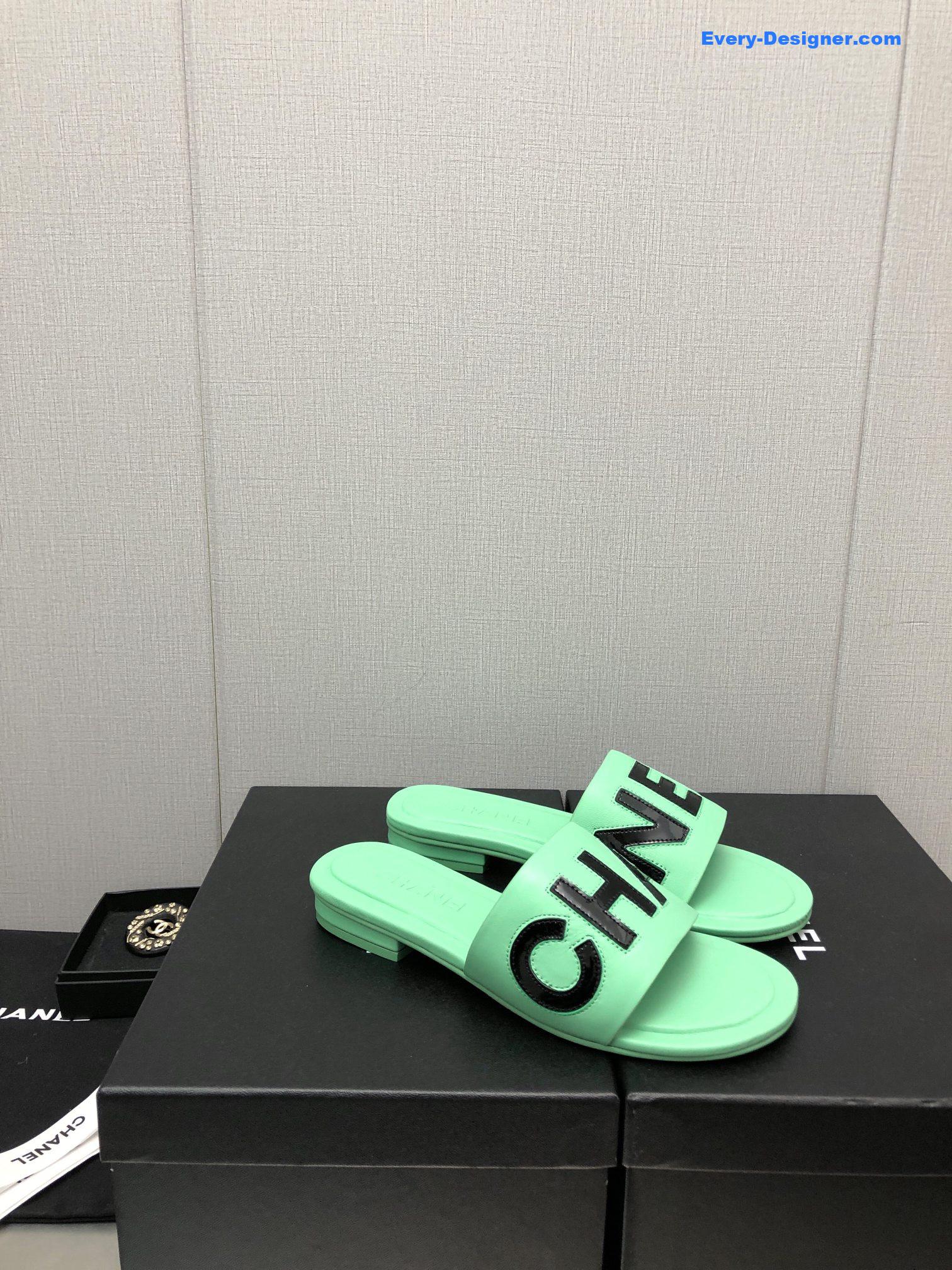 CC color matching letter leather buckle slippers